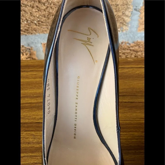 Giuseppe Zanotti pattent leather heels 8.5 - Picture 4 of 15